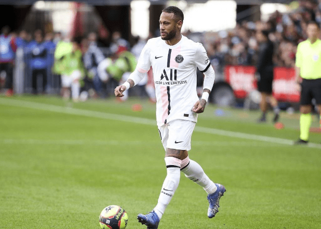 包含费城76人止住颓势里程碑夜莱比锡篮板制胜，这操作让人直呼：那不勒斯围绕法甲门线救险的词条